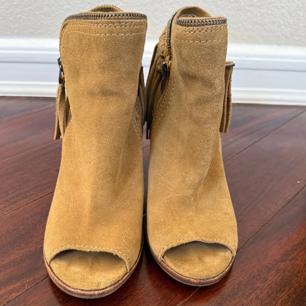 Dolce Vita Promise Fringe Suede‎ Ankle Booties Peep Toe Block Heel Tan Sz 7.5